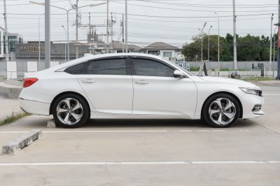 HONDA ACCORD 2.0 HYBRID ปี2021 (9กค4366)