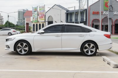 HONDA ACCORD 2.0 HYBRID ปี2021 (9กค4366)