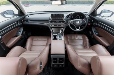 HONDA ACCORD 2.0 HYBRID ปี2021 (9กค4366)