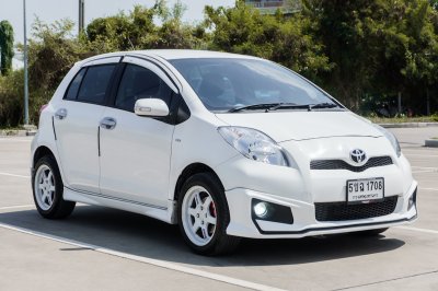 TOYOTA YARIS 1.5 E AT ปี2012 (5ขฉ1708)
