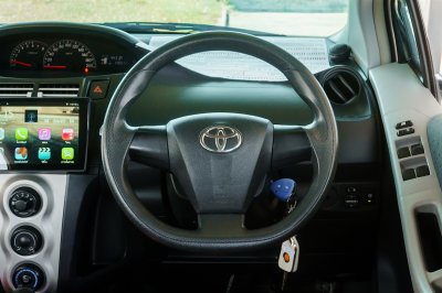 TOYOTA YARIS 1.5 E AT ปี2012 (5ขฉ1708)
