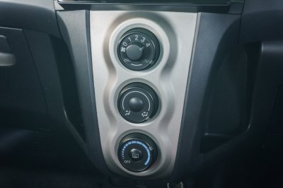 TOYOTA YARIS 1.5 E AT ปี2012 (5ขฉ1708)