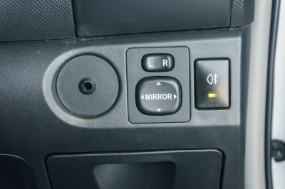 TOYOTA YARIS 1.5 E AT ปี2012 (5ขฉ1708)