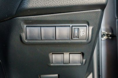 TOYOTA COROLLA CROSS 1.8 HYBRID SMART ปี2021 (2ขฉ9316)