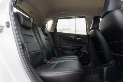 HONDA JAZZ 1.5 V+ ปี2019 (8กษ3334)