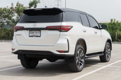 TOYOTA FORTUNER 2.4 LEGENDER ปี2022 (2ขย7317)
