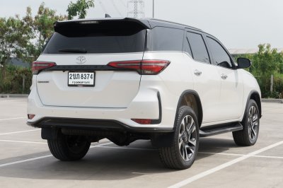 TOYOTA FORTUNER 2.4 LEGENDER ปี2022 (2ขภ8374)
