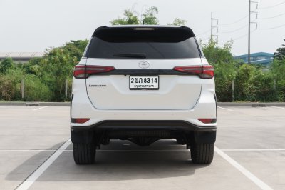 TOYOTA FORTUNER 2.4 LEGENDER ปี2022 (2ขภ8314)