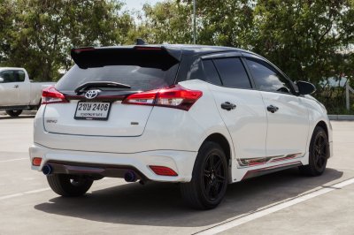 TOYOTA YARIS 1.2 SPORT PREMIUM ปี2021 จด2022 (2ขษ2406)