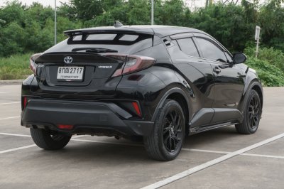 TOYOTA CH-R 1.8 HV HI ปี2018 (8กฒ2717)