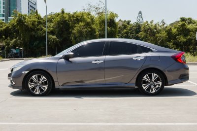 HONDA CIVIC 1.5 TURBO ปี2019 (9กด6605)