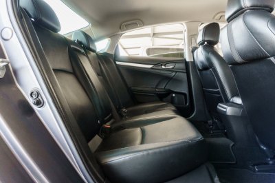 HONDA CIVIC 1.5 TURBO ปี2019 (9กด6605)