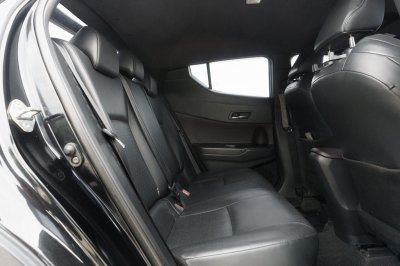 TOYOTA CH-R 1.8 HV HI ปี2018 (8กฒ2717)