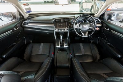 HONDA CIVIC 1.5 TURBO ปี2019 (9กด6605)