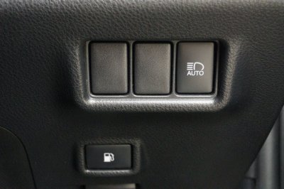 TOYOTA CH-R 1.8 HV HI ปี2018 (8กฒ2717)