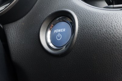 TOYOTA CH-R 1.8 HV HI ปี2018 (8กฒ2717)