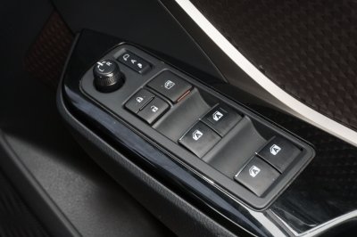 TOYOTA CH-R 1.8 HV HI ปี2018 (8กฒ2717)