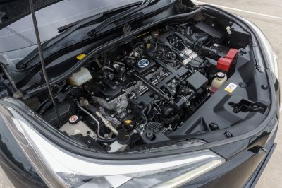 TOYOTA CH-R 1.8 HV HI ปี2018 (8กฒ2717)