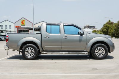 NISSAN NAVARA DOUBLECAB 2.5 SV CALIBRE LE MT ปี2012 จด2013 (2กก6586)