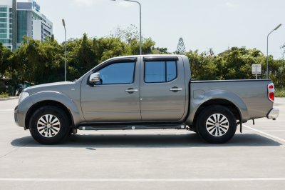 NISSAN NAVARA DOUBLECAB 2.5 SV CALIBRE LE MT ปี2012 จด2013 (2กก6586)