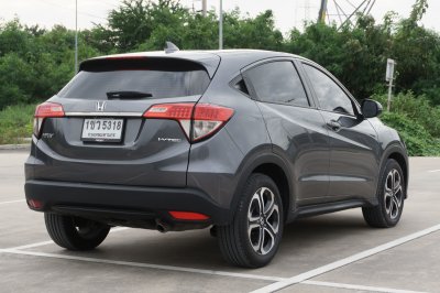 HONDA HR-V 1.8 E ปี2021 (1ขว5318)