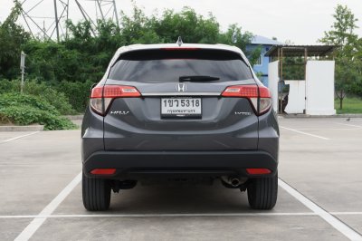 HONDA HR-V 1.8 E ปี2021 (1ขว5318)