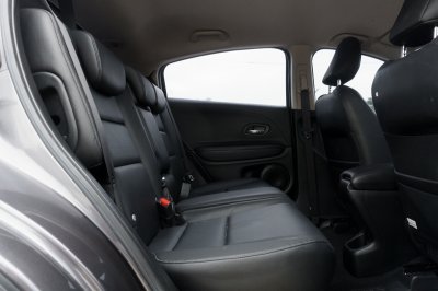 HONDA HR-V 1.8 E ปี2021 (1ขว5318)