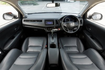 HONDA HR-V 1.8 E ปี2021 (1ขว5318)