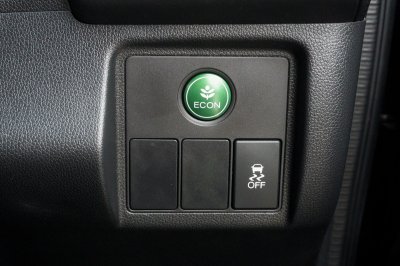 HONDA HR-V 1.8 E ปี2021 (1ขว5318)