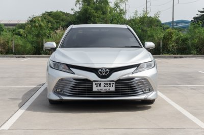 TOYOTA CAMRY 2.0 G AT ปี 2018 (ขท2557)