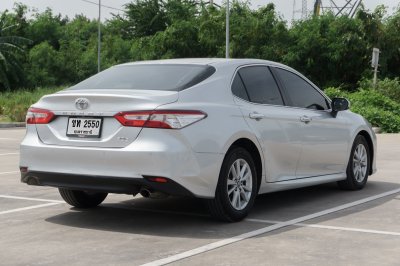 TOYOTA CAMRY 2.0 G AT ปี 2018 (ขท2550)