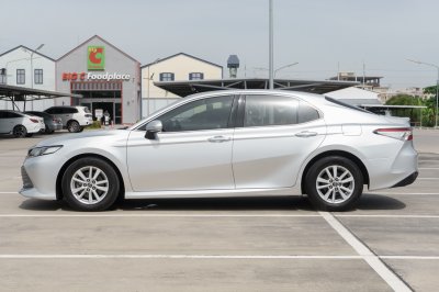 TOYOTA CAMRY 2.0 G AT ปี 2018 (ขท2623)