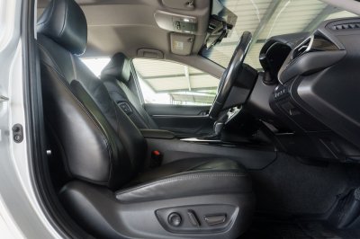 TOYOTA CAMRY 2.0 G AT ปี 2018 (ขท2902)