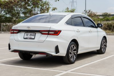 TOYOTA YARIS ATIV 1.2 PREMIUM ปี2023 (งบ8649)