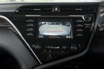 TOYOTA CAMRY 2.0 G AT ปี 2018 (ขท2586)