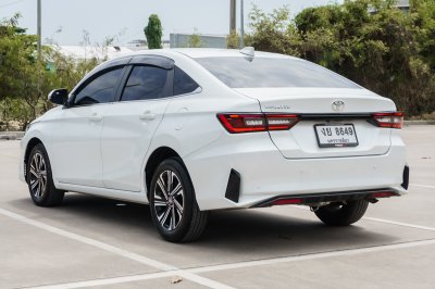 TOYOTA YARIS ATIV 1.2 PREMIUM ปี2023 (งบ8649)