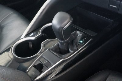 TOYOTA CAMRY 2.0 G AT ปี 2018 (ขท2623)