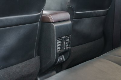 TOYOTA YARIS ATIV 1.2 PREMIUM ปี2023 (งบ8649)