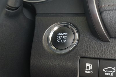 TOYOTA CAMRY 2.0 G AT ปี 2018 (ขท2623)