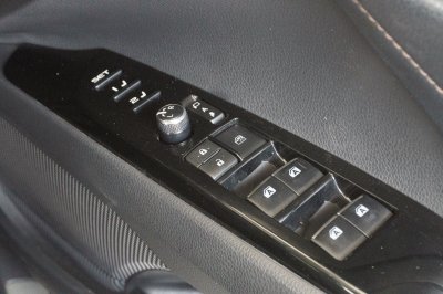 TOYOTA CAMRY 2.0 G AT ปี 2018 (ขท2557)