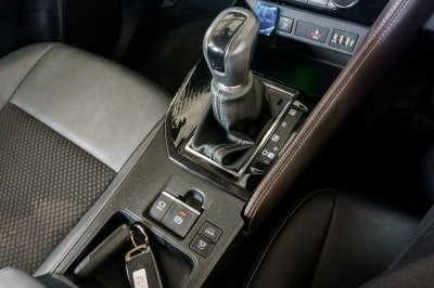 TOYOTA YARIS ATIV 1.2 PREMIUM ปี2023 (งบ8649)