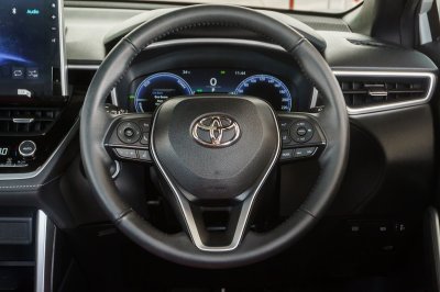 TOYOTA COROLLA CROSS 1.8 HEV PREMIUM LUXURY ปี2025 (ชุดจด-3641)