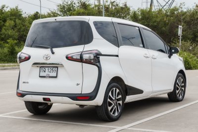 TOYOTA SIENTA 1.5 V AT ปี 2019 (กฉ1255)