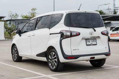 TOYOTA SIENTA 1.5 V AT ปี 2019 (กฉ1255)