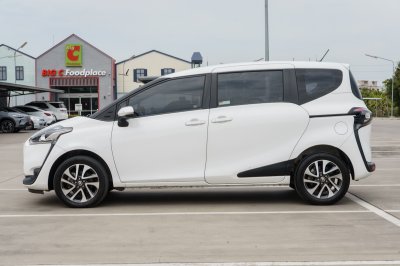 TOYOTA SIENTA 1.5 V AT ปี 2019 (กฉ1255)