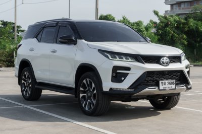 TOYOTA FORTUNER 2.4 LEGENDER ปี2022 (ขต2606)