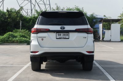 TOYOTA FORTUNER 2.4 LEGENDER ปี2022 (ขต2606)