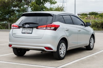 TOYOTA YARIS 1.2 J AT ปี2018 (7กว3162)