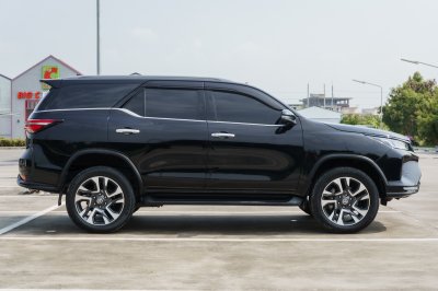 TOYOTA FORTUNER 2.4 LEGENDER ปี2022 จด2023 (ขฉ7254)