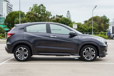 HONDA HR-V 1.8 E AT ปี2016 (5กผ8478)